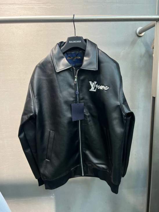Picture of Louis Vuitton Jackets _SKULVM-2XLxbtx1032627
